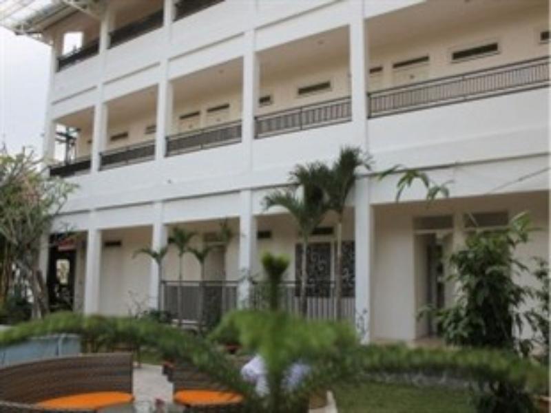 Grand Kalpataru Syariah Hotel Malang Buitenkant foto