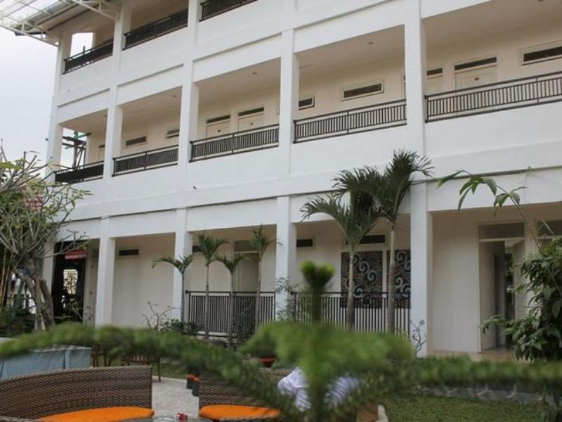 Grand Kalpataru Syariah Hotel Malang Buitenkant foto